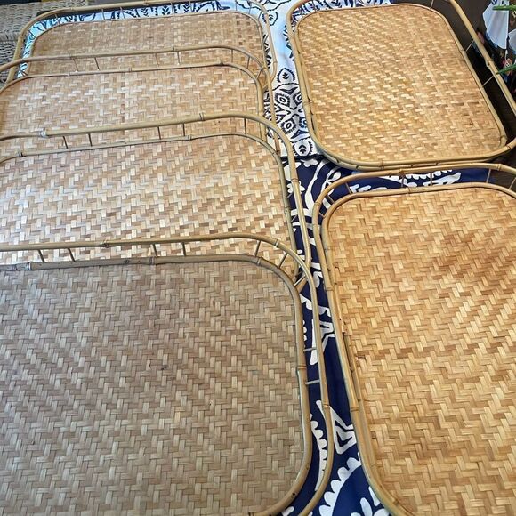 6 Rattan Trays Better Homes and Gardens Reversible Table Cloth - Picture 1 of 16